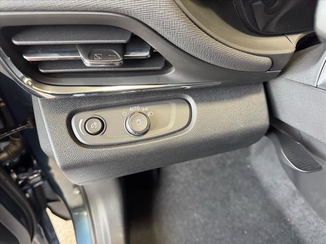 new 2025 Buick Envista car, priced at $27,775