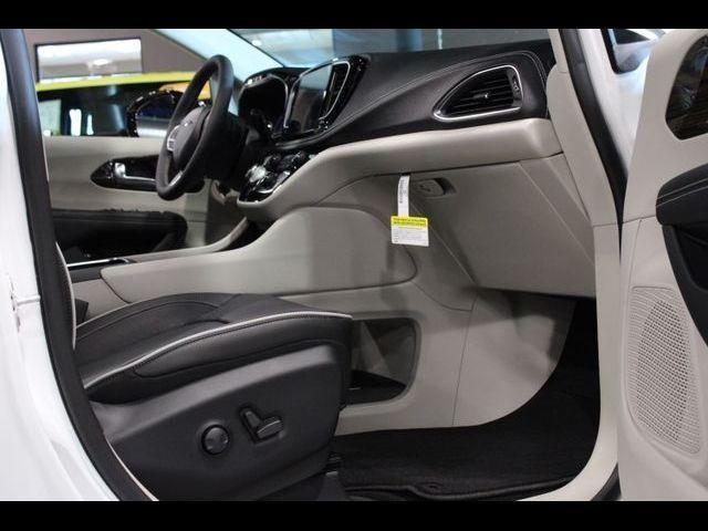 used 2023 Chrysler Pacifica Hybrid car, priced at $39,873