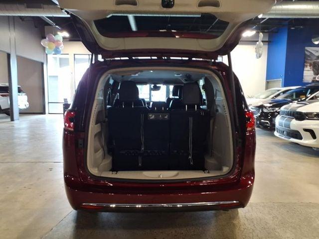 used 2021 Chrysler Pacifica car, priced at $32,000