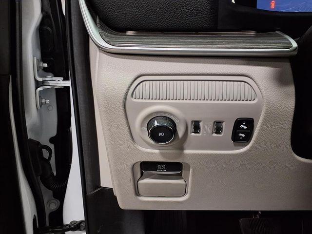 used 2022 Jeep Wagoneer car, priced at $38,435