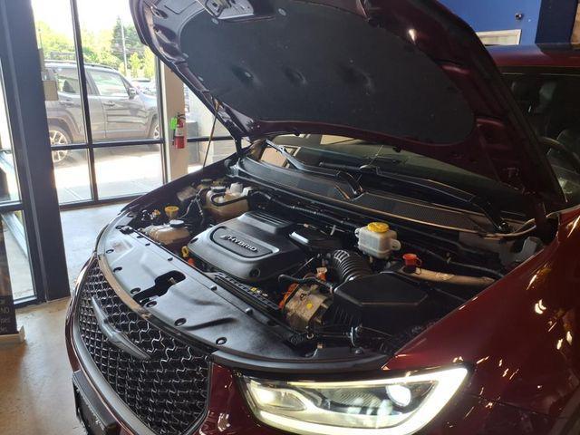 used 2021 Chrysler Pacifica Hybrid car, priced at $27,000