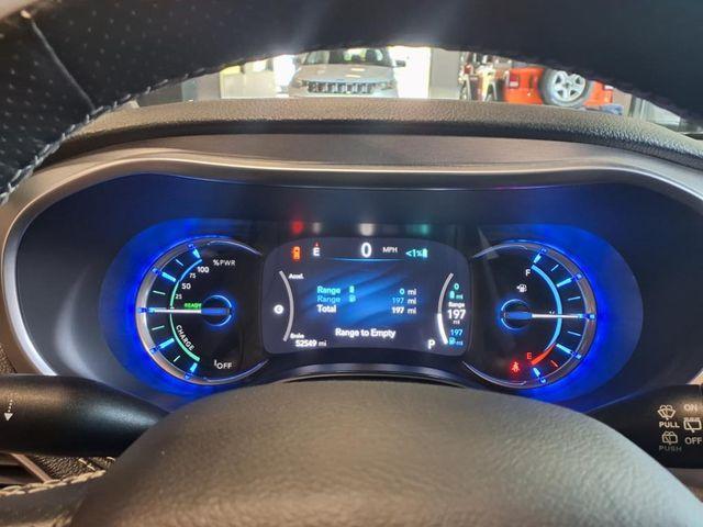 used 2021 Chrysler Pacifica Hybrid car, priced at $27,000