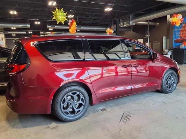 used 2021 Chrysler Pacifica Hybrid car, priced at $27,200