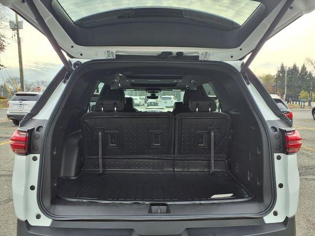 used 2023 Chevrolet Traverse car, priced at $29,358