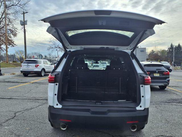 used 2023 Chevrolet Traverse car, priced at $29,358