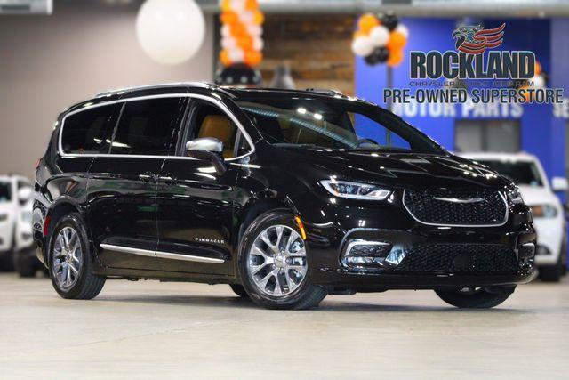 used 2023 Chrysler Pacifica Hybrid car, priced at $40,200