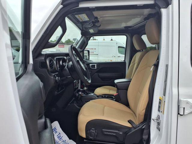 used 2023 Jeep Gladiator car, priced at $28,200