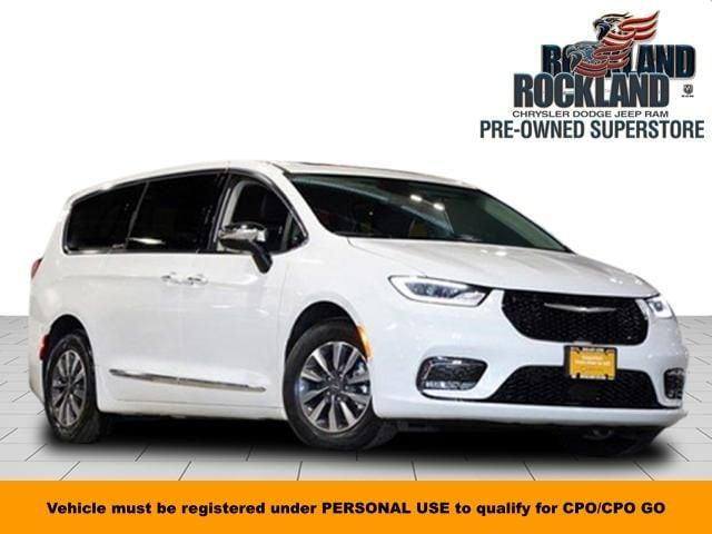 used 2023 Chrysler Pacifica Hybrid car, priced at $39,700