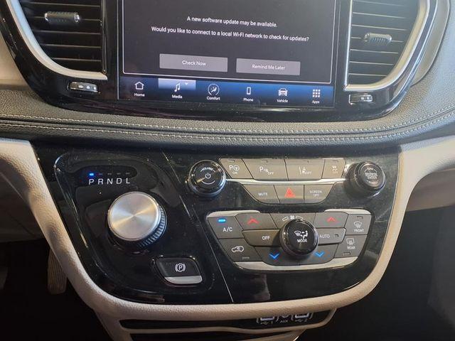 used 2023 Chrysler Pacifica Hybrid car, priced at $29,200