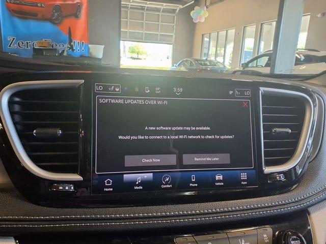 used 2023 Chrysler Pacifica Hybrid car, priced at $29,200
