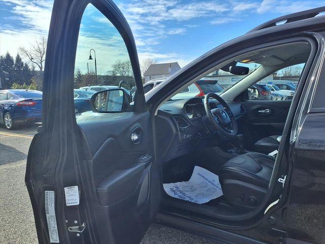 used 2023 Jeep Cherokee car, priced at $21,800