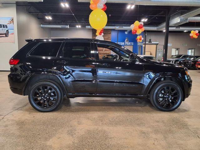 used 2022 Jeep Grand Cherokee WK car, priced at $29,890