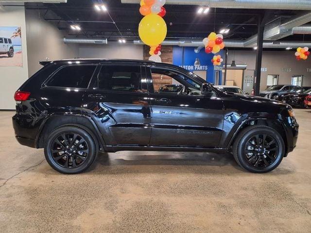 used 2022 Jeep Grand Cherokee WK car, priced at $28,692