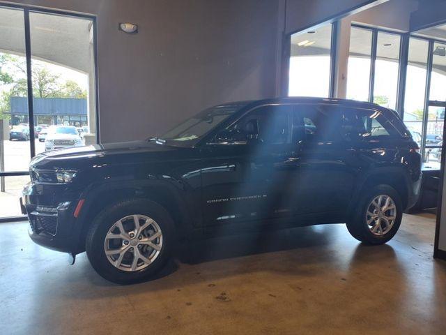 used 2022 Jeep Grand Cherokee car, priced at $30,400