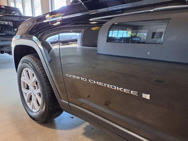 used 2022 Jeep Grand Cherokee car, priced at $30,400