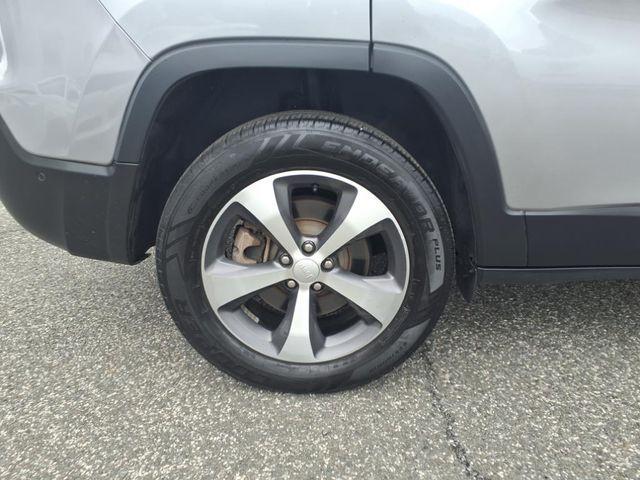 used 2021 Jeep Cherokee car, priced at $24,669