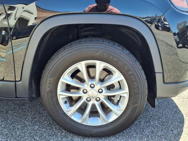 used 2022 Jeep Cherokee car, priced at $26,530