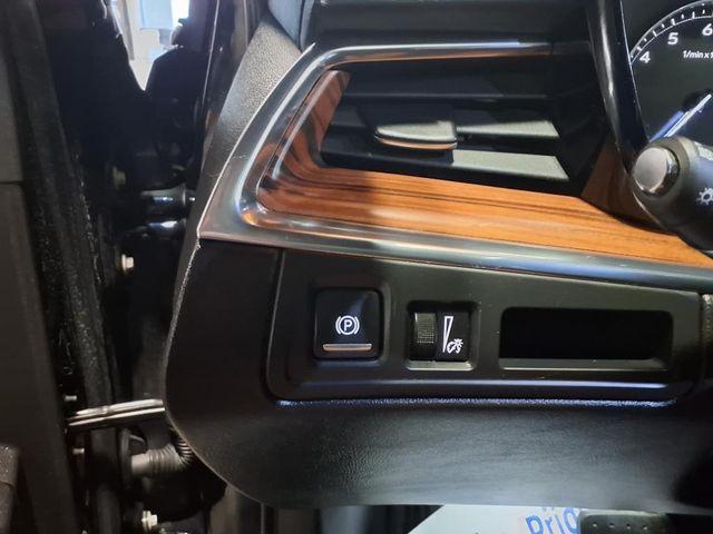 used 2021 Cadillac XT5 car, priced at $30,500