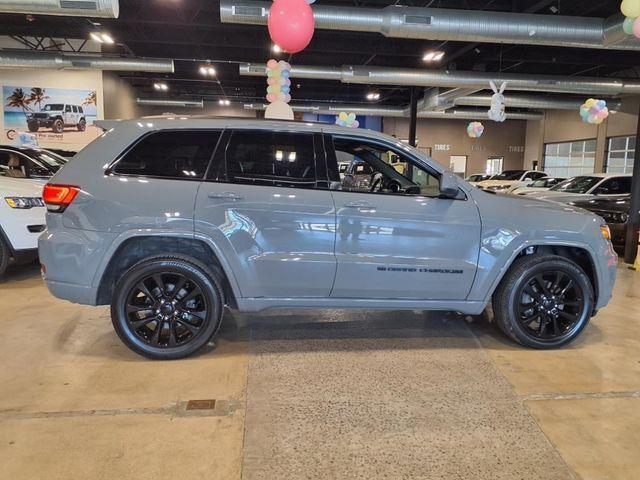 used 2022 Jeep Grand Cherokee WK car, priced at $28,500