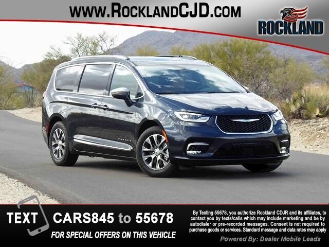 used 2021 Chrysler Pacifica Hybrid car, priced at $26,233