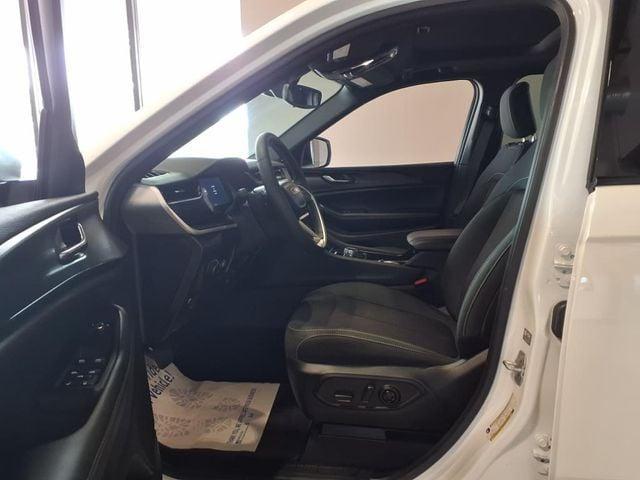 used 2024 Jeep Grand Cherokee car, priced at $33,500