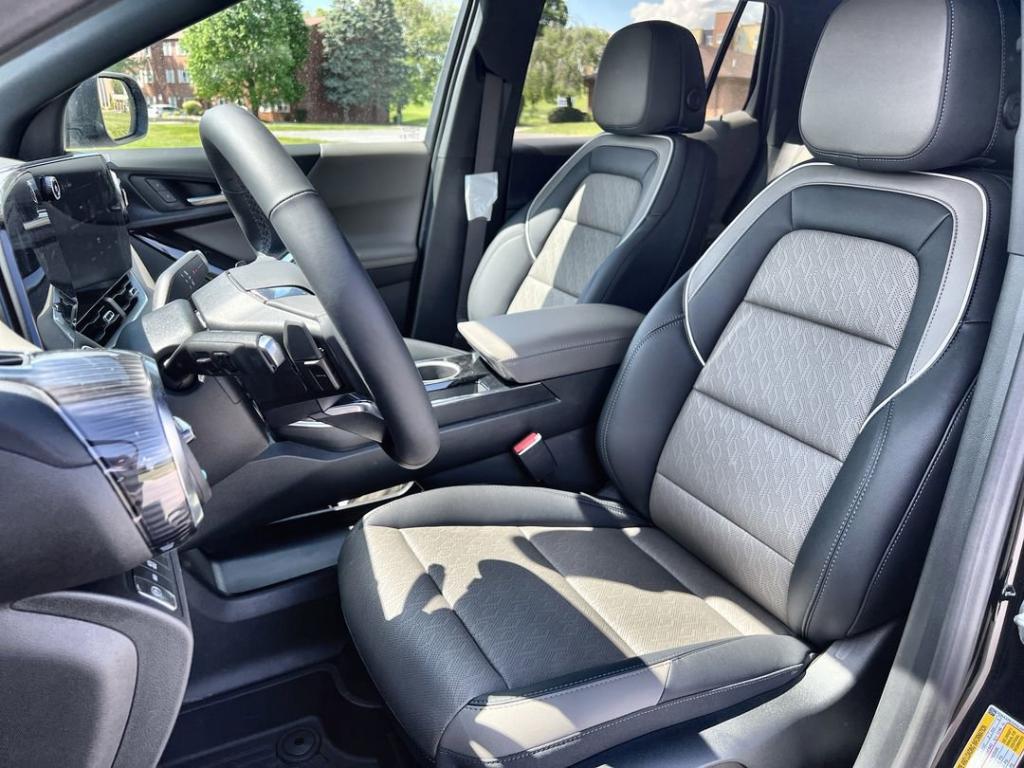 new 2025 Chevrolet Equinox car, priced at $34,435