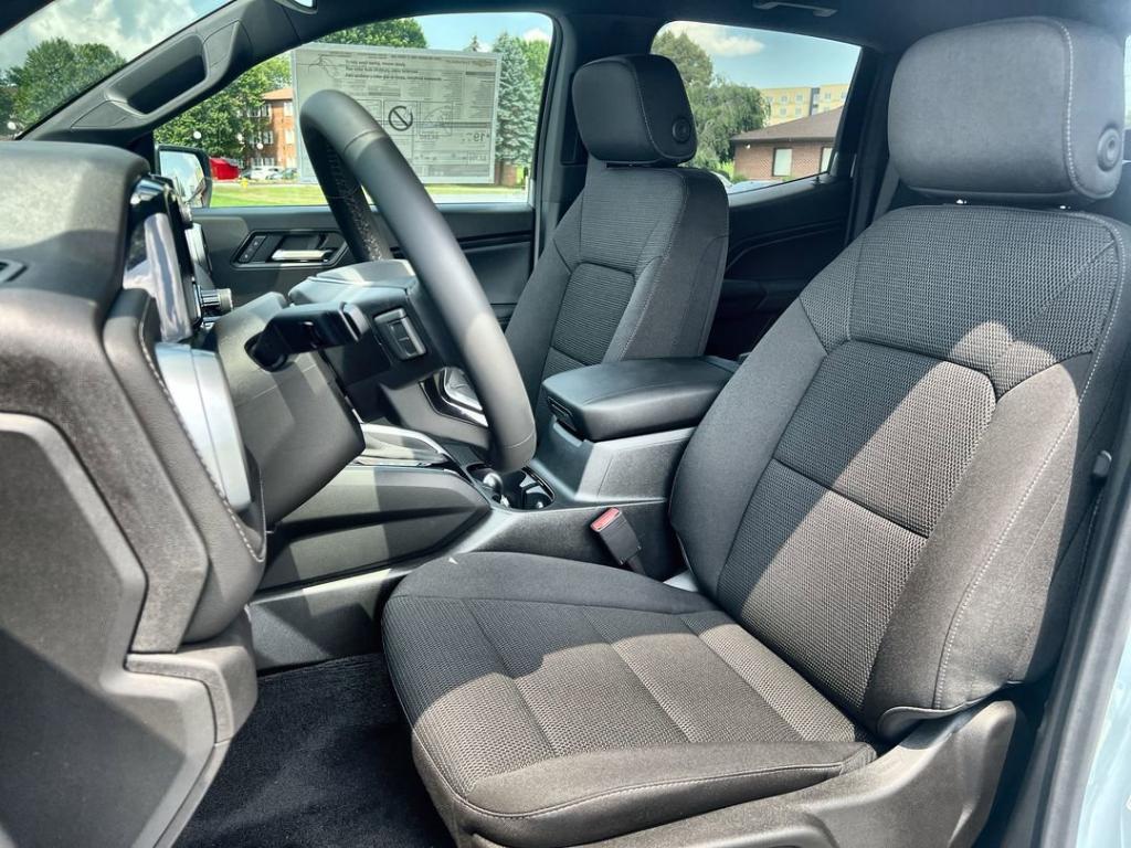 new 2025 Chevrolet Colorado car, priced at $39,995