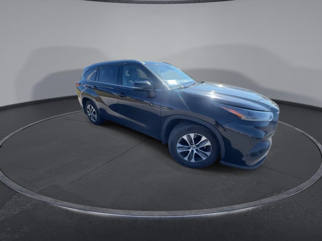 used 2022 Toyota Highlander car, priced at $23,000