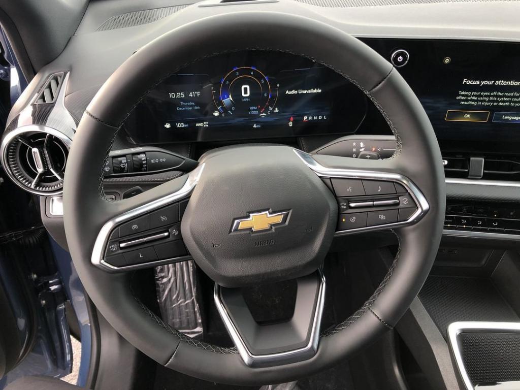 new 2025 Chevrolet Equinox car, priced at $30,035