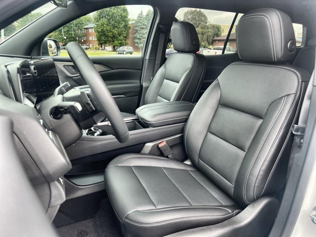 new 2026 Chevrolet Traverse car, priced at $48,205