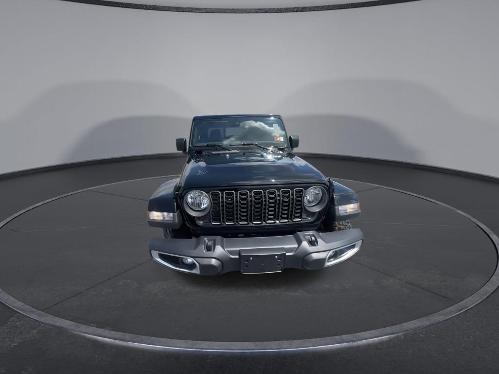 used 2025 Jeep Gladiator car, priced at $43,900
