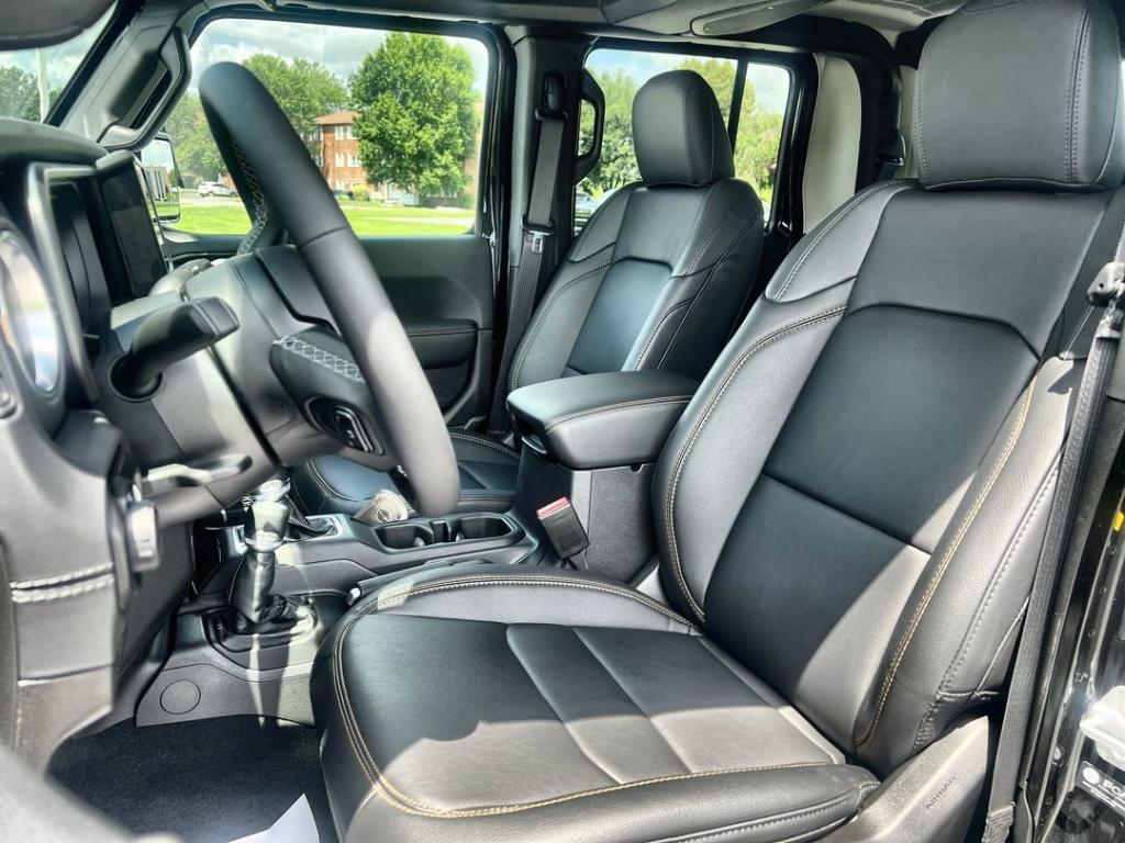 used 2025 Jeep Gladiator car, priced at $43,900