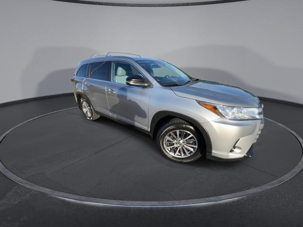 used 2019 Toyota Highlander car, priced at $25,200