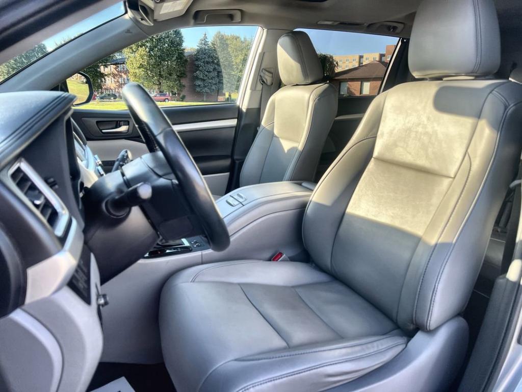 used 2019 Toyota Highlander car, priced at $25,200