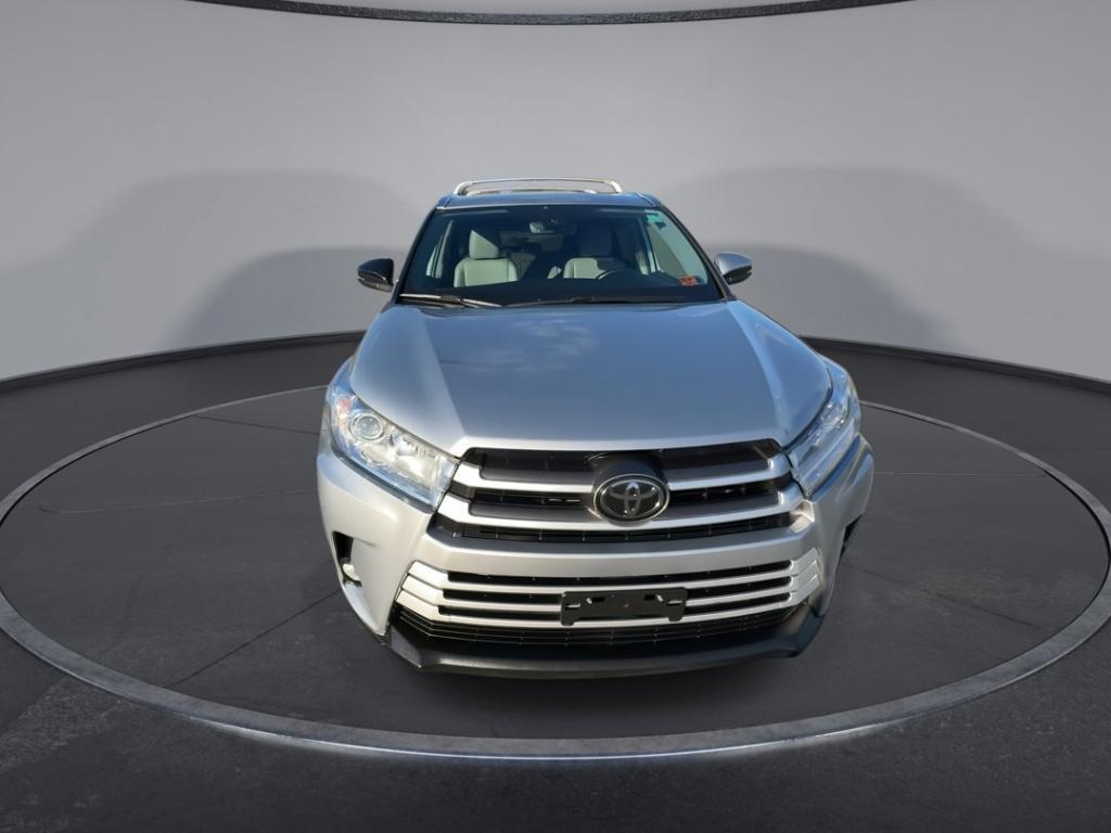 used 2019 Toyota Highlander car, priced at $25,200
