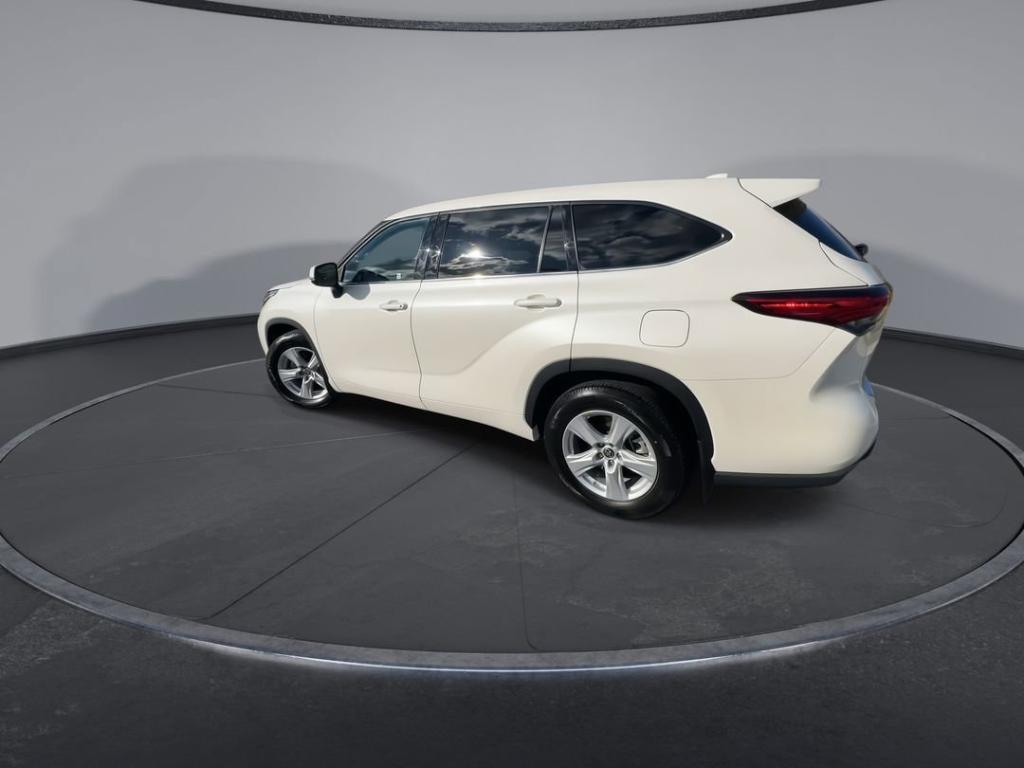 used 2020 Toyota Highlander car, priced at $28,900