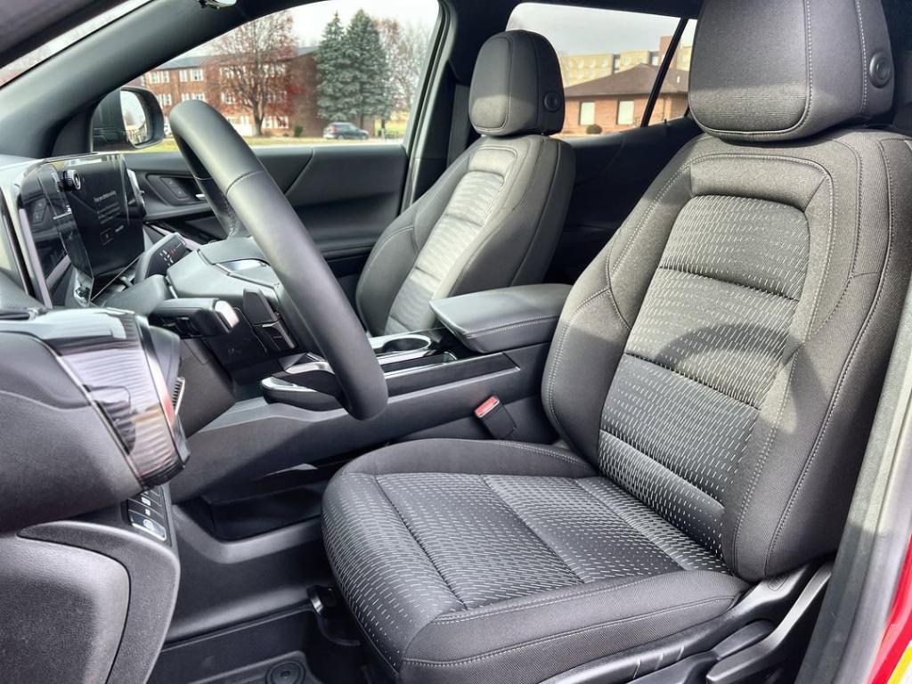 new 2026 Chevrolet Equinox car, priced at $32,795