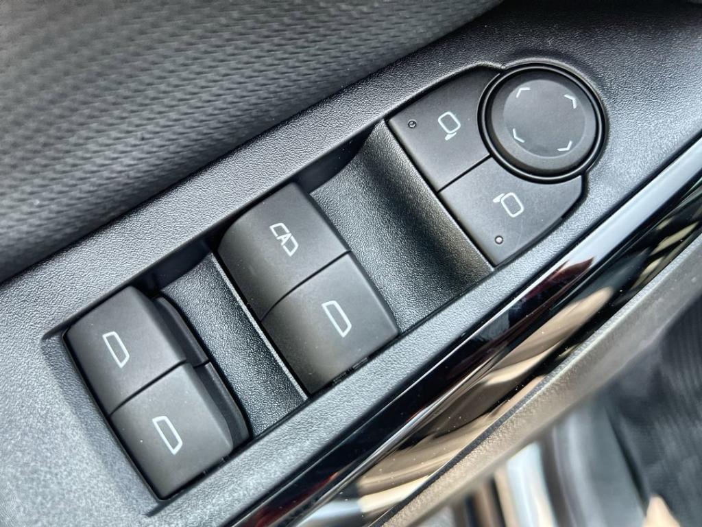 new 2026 Chevrolet Equinox car, priced at $30,330