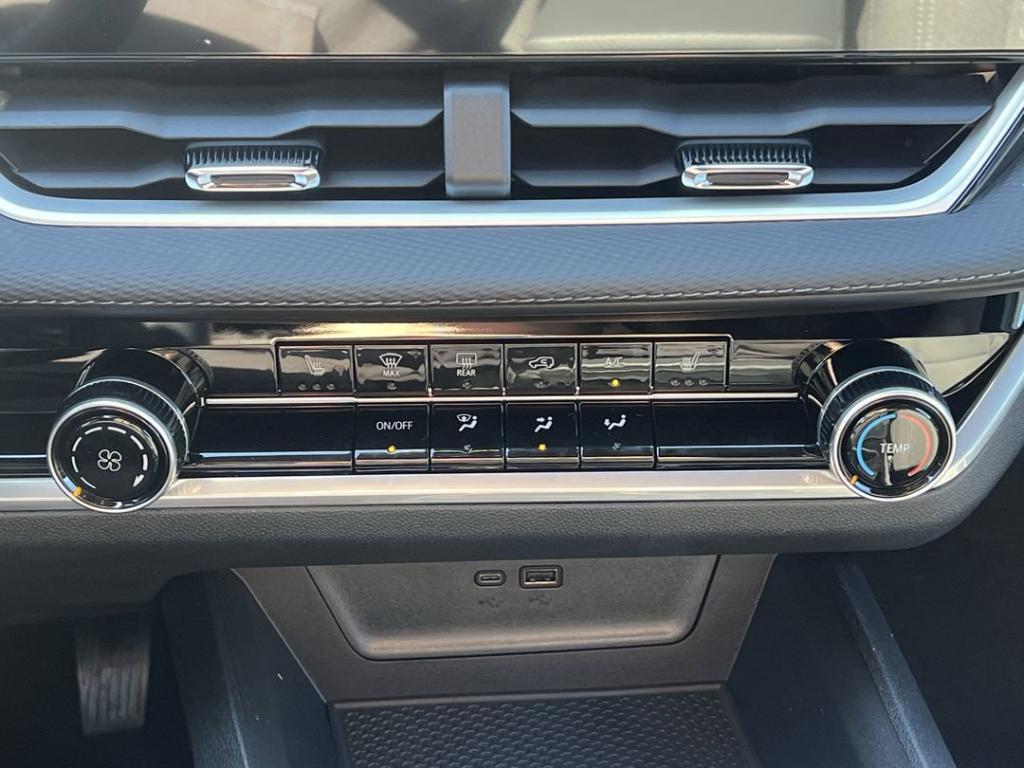 new 2026 Chevrolet Equinox car, priced at $32,300