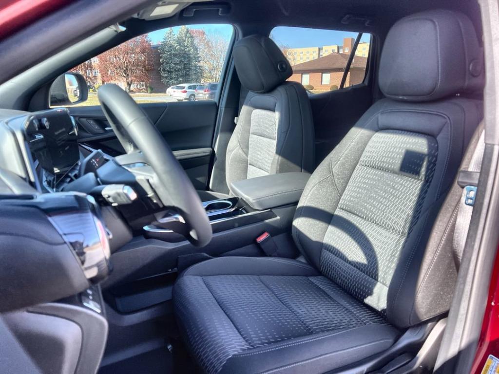 new 2026 Chevrolet Equinox car, priced at $32,300