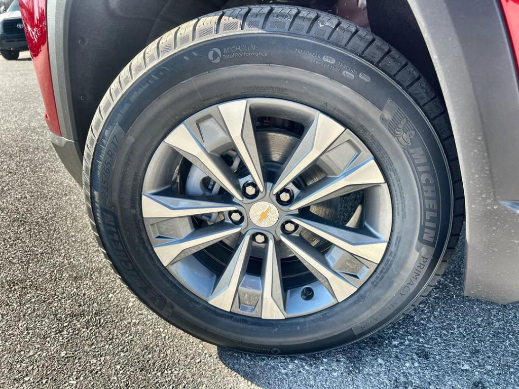 new 2026 Chevrolet Equinox car, priced at $32,300