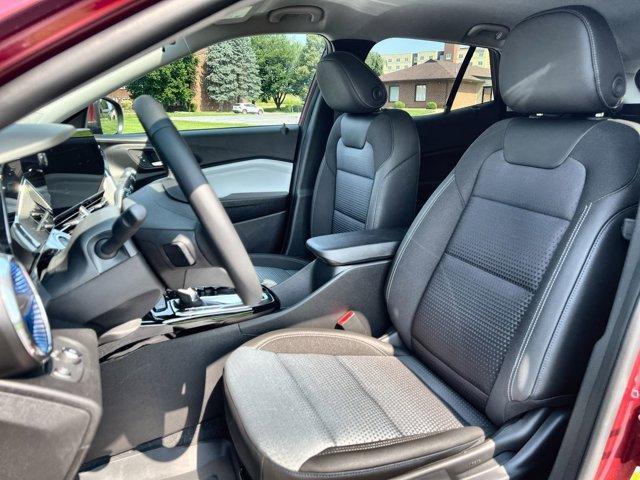 new 2025 Chevrolet Trax car, priced at $24,920