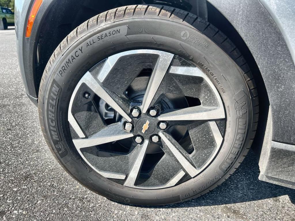 new 2026 Chevrolet Equinox EV car, priced at $36,289