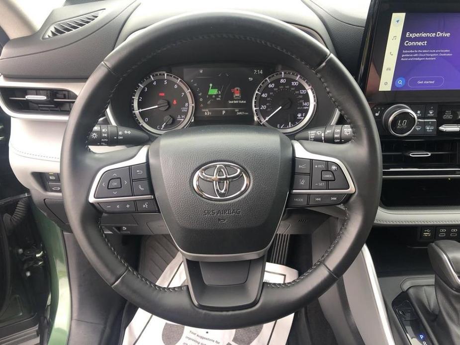 used 2023 Toyota Highlander car, priced at $37,000