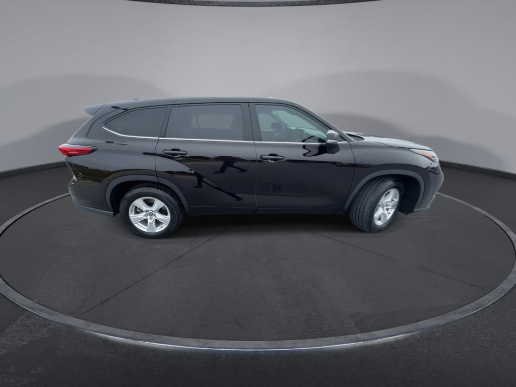 used 2022 Toyota Highlander car, priced at $29,900