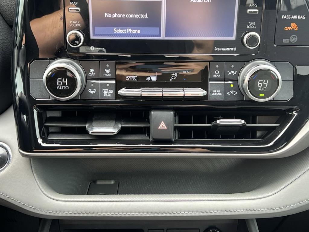used 2022 Toyota Highlander car, priced at $29,900