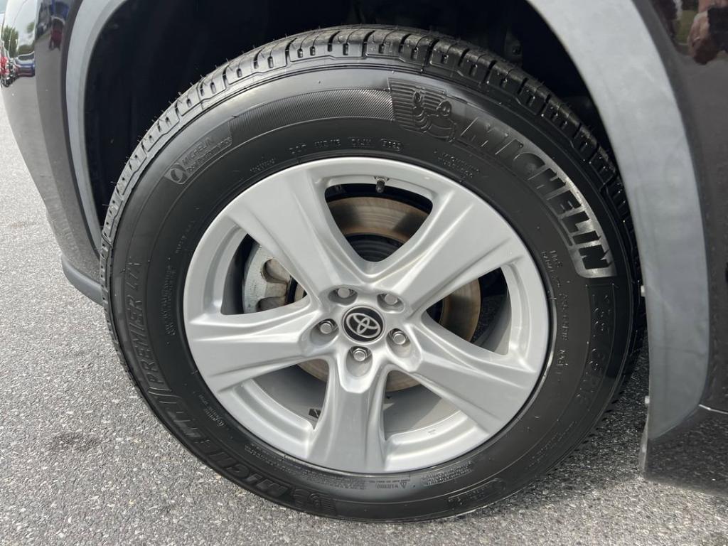 used 2022 Toyota Highlander car, priced at $29,900