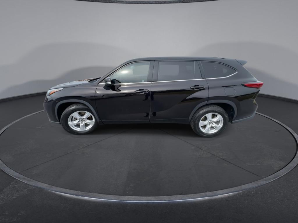 used 2022 Toyota Highlander car, priced at $29,900