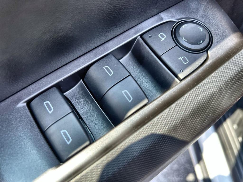 new 2025 Chevrolet Colorado car, priced at $33,205