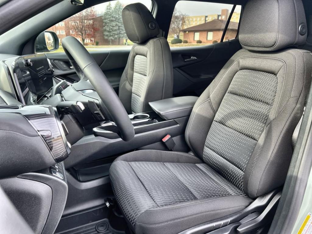 new 2026 Chevrolet Equinox car, priced at $31,745